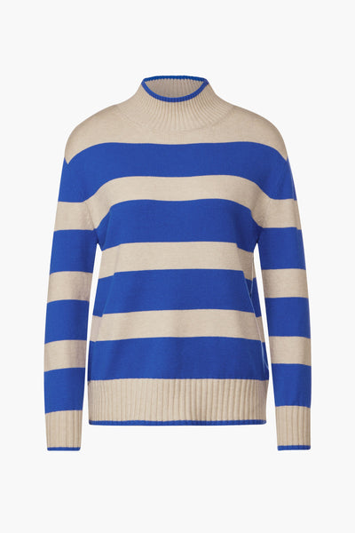 Pull bleu à rayures by STREET ONE, avec un col montant côtelé.
