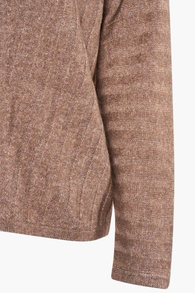 Pull à col en V beige de STREET ONE, en tricot texturé avec motif côtelé en diagonale, vue rapprochée.