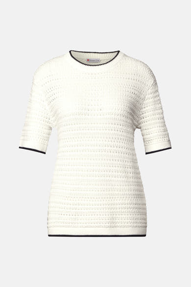 Top uni manches courtes blanc de Street One, avec finitions contrastées à l'encolure, aux manches et à la base.