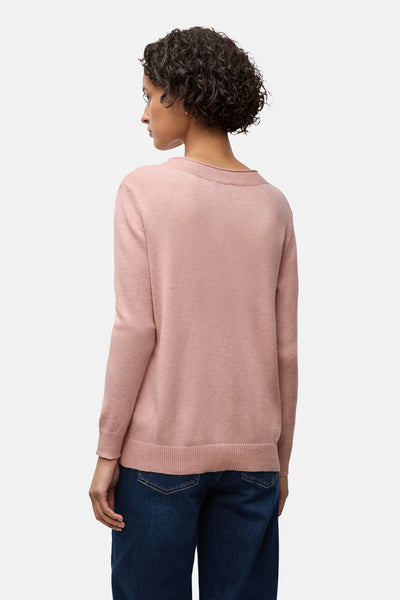 Roze trui van STREET ONE, met lange mouwen, gedragen met een donkerblauwe jeans, achterzicht.