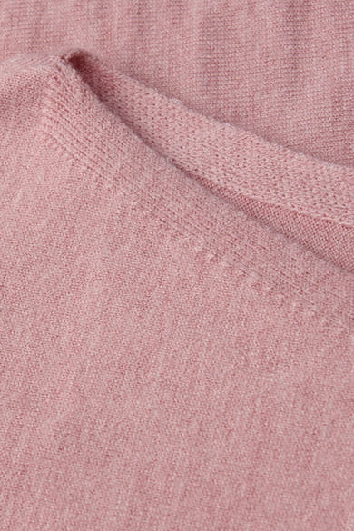 Roze rondehals trui van Street One, van zachte breinaald, met een klassieke ronde hals.
