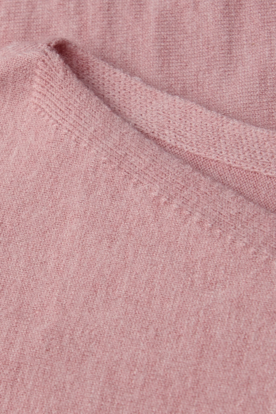 Roze rondehals trui van Street One, van zachte breinaald, met een klassieke ronde hals.