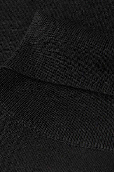 Pull col montant noir de STREET ONE, en maille côtelée fine.