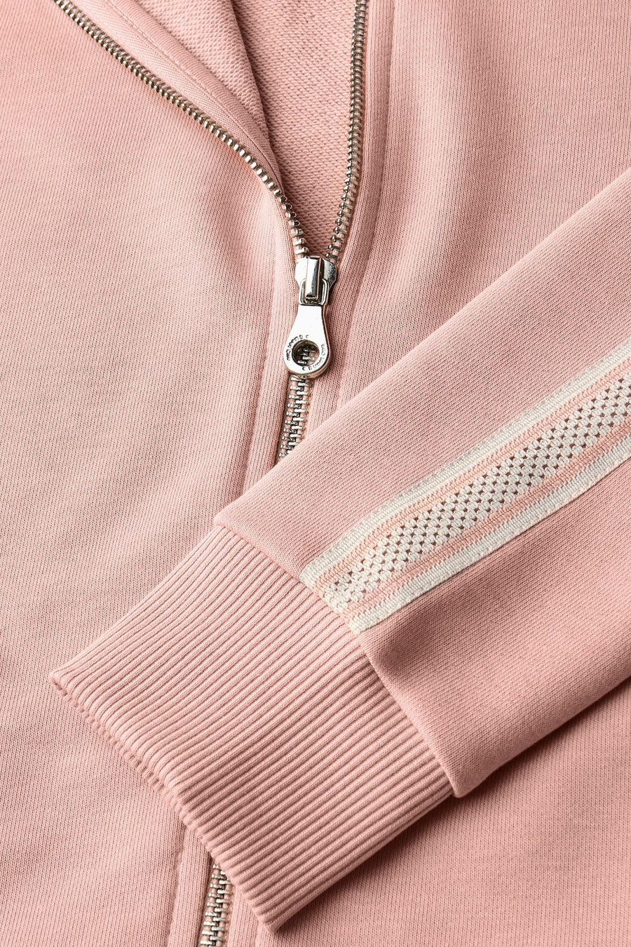 Sweatshirt van STREET ONE met ritssluiting en gestreepte details op de mouw.