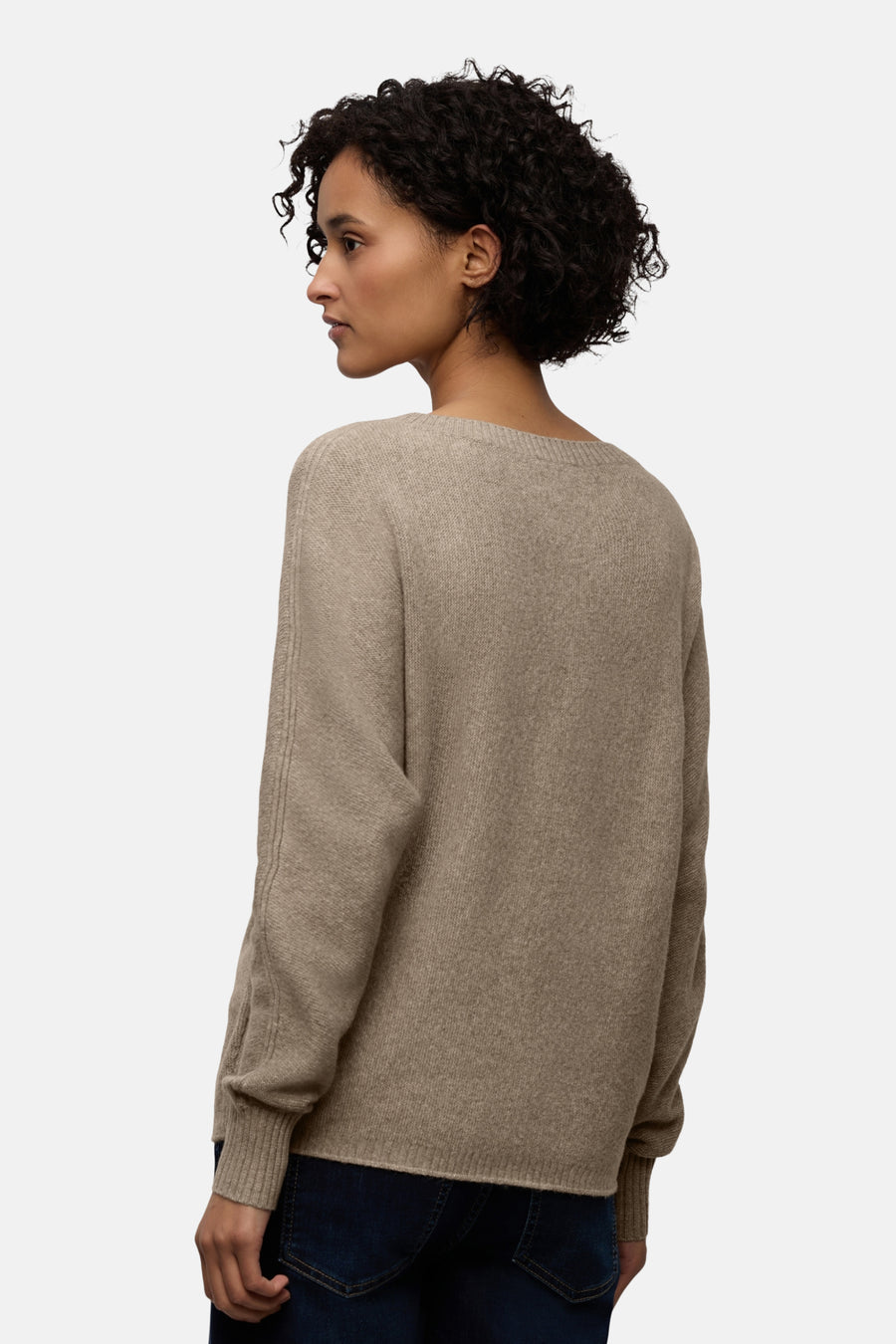 Beige rondehals trui van STREET ONE, met lange mouwen en een rechte pasvorm.