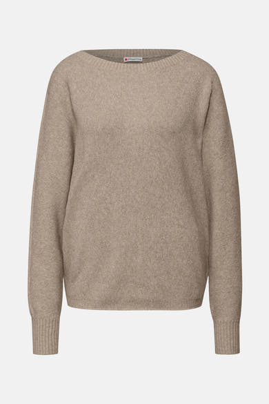 Beige ronde hals trui van Street One, in fijne ribgebreide stof, voor een neutrale achtergrond.