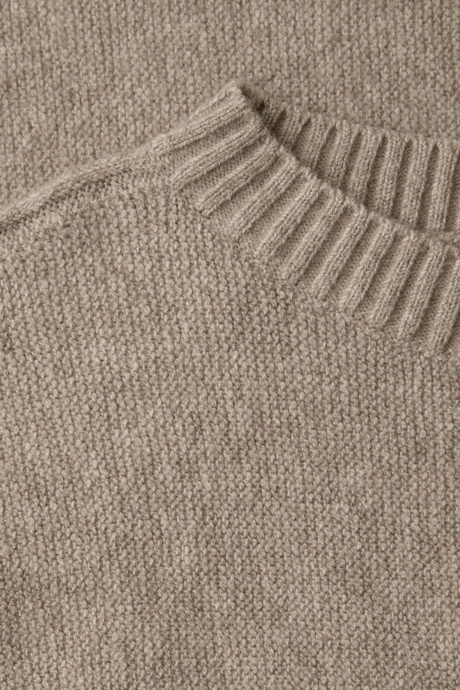 Beige rondehals trui van Street One in zachte textuursteek met geribde kraag.