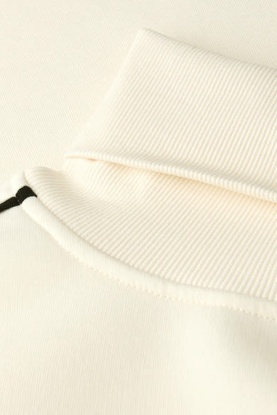 Ecru pull met opstaande kraag van STREET ONE, met geribde gebreide kraag en zwart biesdetail.