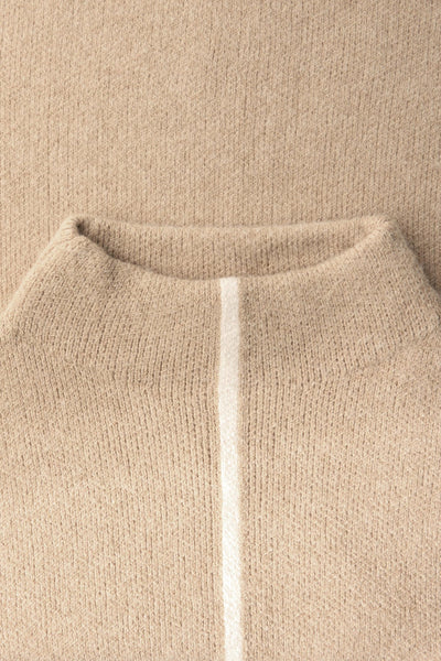 Beige opstaande kraag trui van STREET ONE met een verticale witte streep en een gebreide textuur.