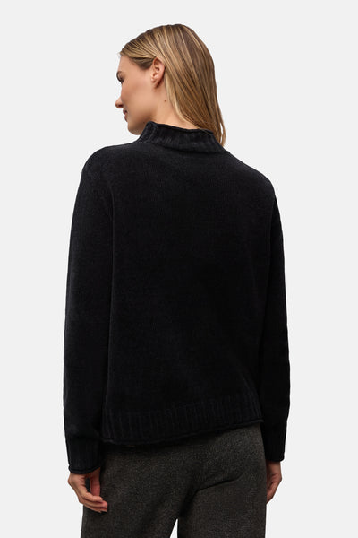 Pull col montant noir de Street One, en maille côtelée, vue de dos.