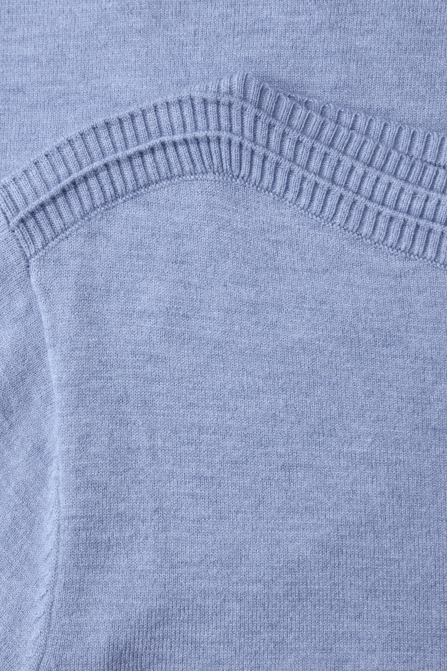 Pull col rond bleu de STREET ONE, texture tricotée fine avec finitions côtelées au col.