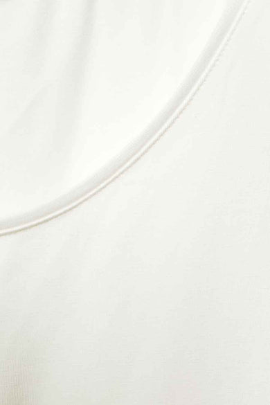 Débardeur blanc de Street One avec un col rond et une texture lisse.