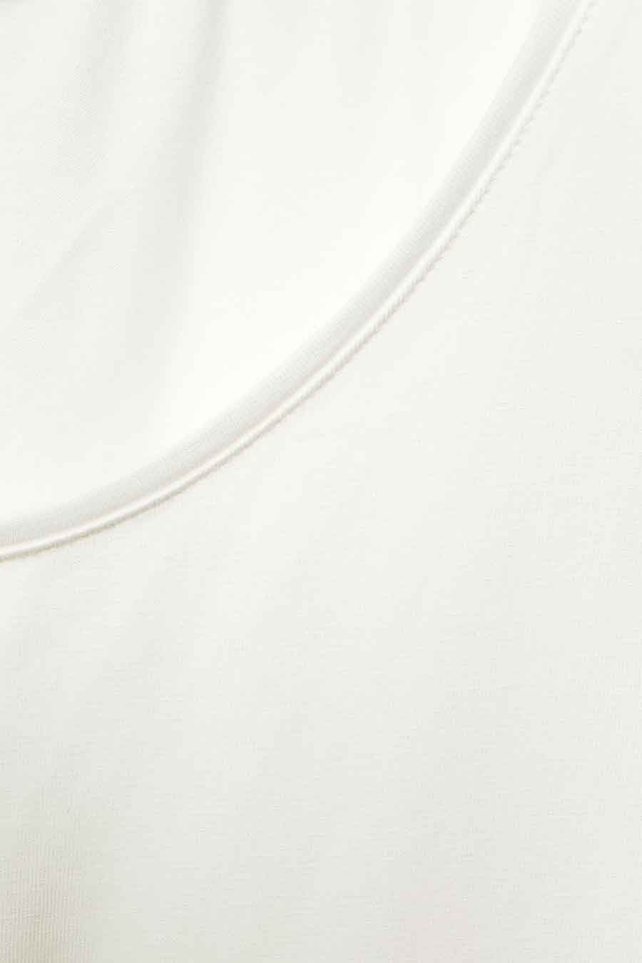 Débardeur blanc de Street One avec un col rond et une texture lisse.