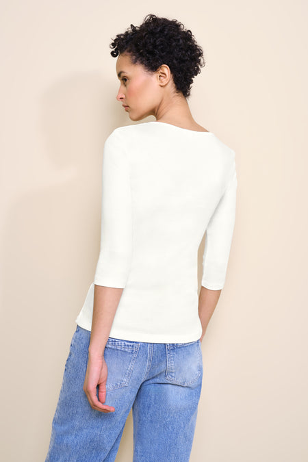 T-shirt blanc de STREET ONE, manches trois-quarts, porté avec un jean bleu délavé.