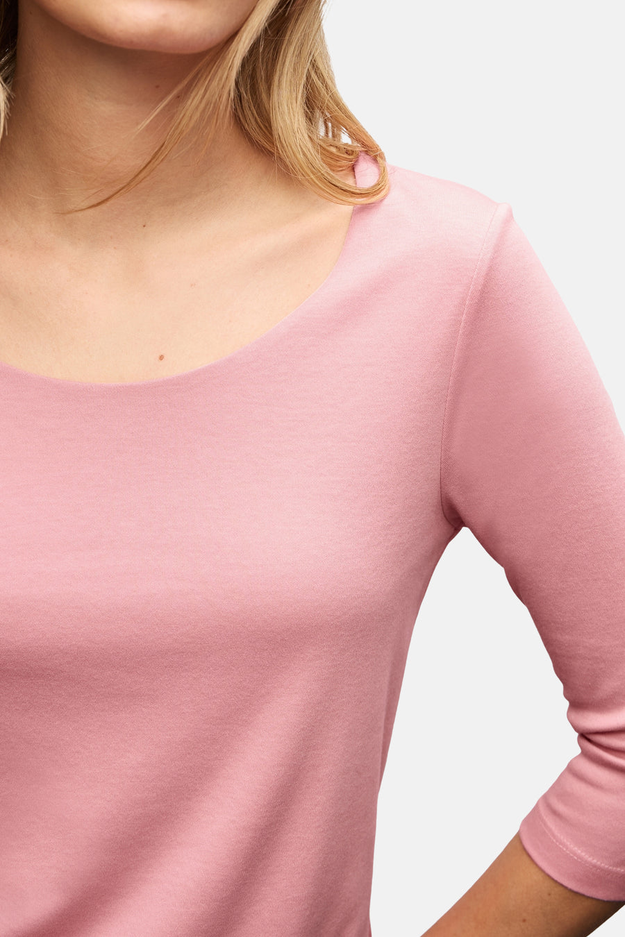 Roze T-shirt met lange mouwen van STREET ONE, losse pasvorm en wijde hals.
