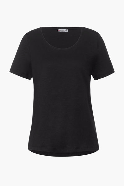 Zwart T-shirt met korte mouwen van Street One, op een effen witte achtergrond.