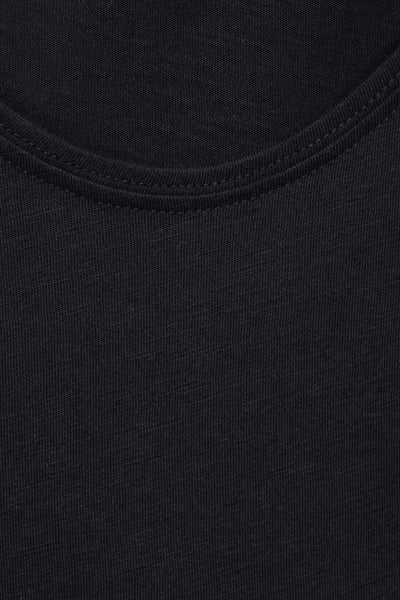 Zwart T-shirt met korte mouwen van STREET ONE, met een fijngebreide textuur en een eenvoudige ronde hals.
