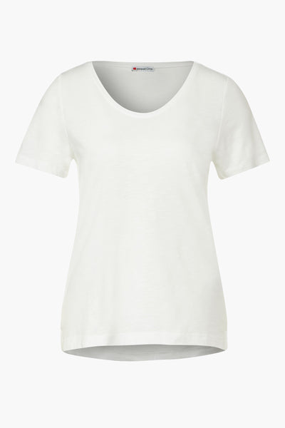 Wit T-shirt met korte mouwen van Street One, effen met ronde hals en klassieke pasvorm.