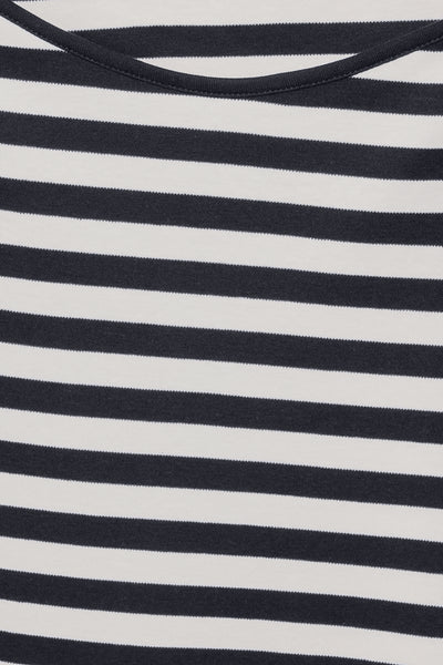 T-shirt à manches longues bleu de STREET ONE, à rayures horizontales blanches et bleues, avec encolure ronde.