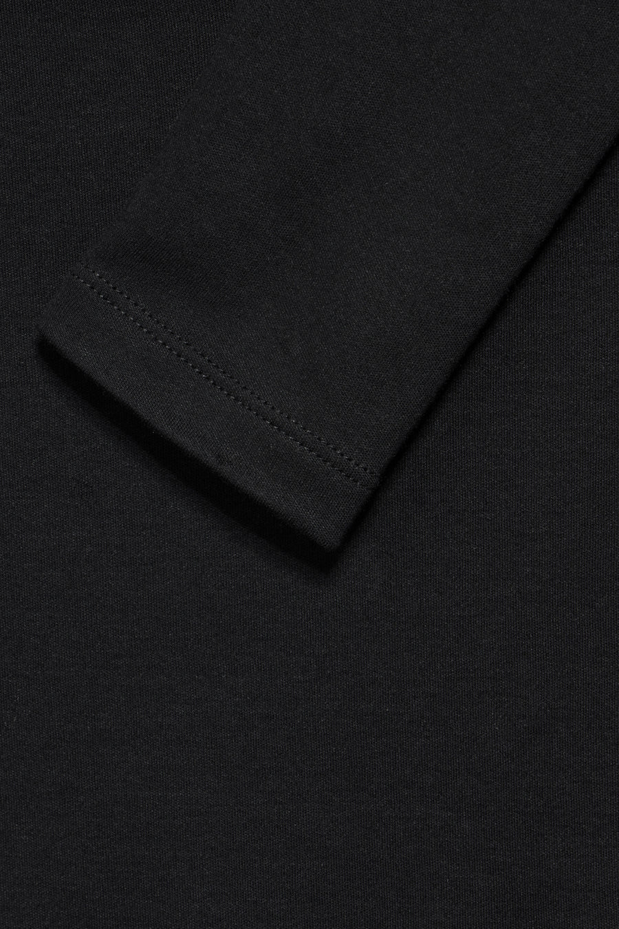 Zwart T-shirt met lange mouwen van STREET ONE, met een gladde textuur en een discrete naad bij de pols.