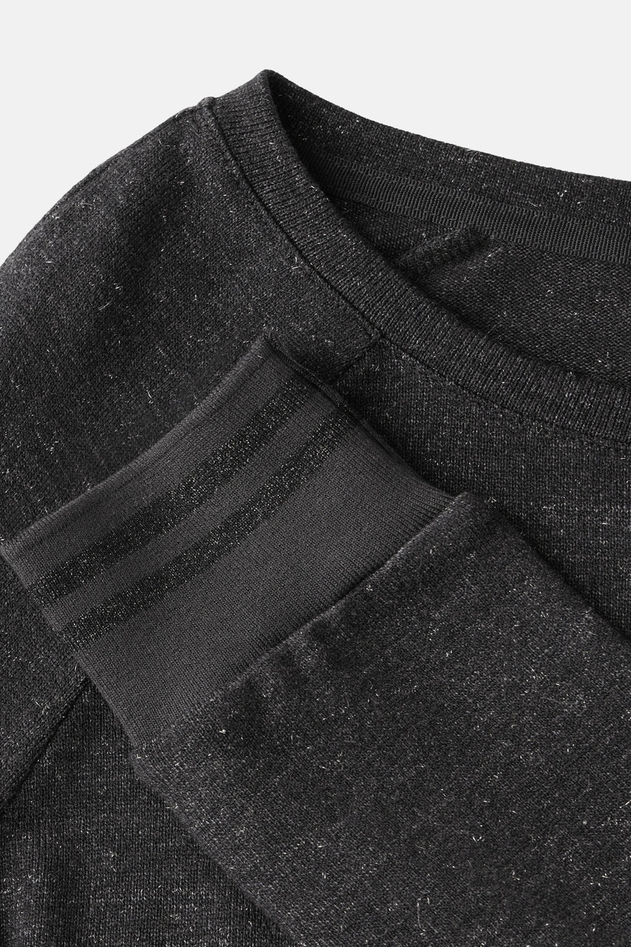 Grijze T-shirt met lange mouwen van Street One, in gemêleerde stof met gestreepte details op de manchetten.