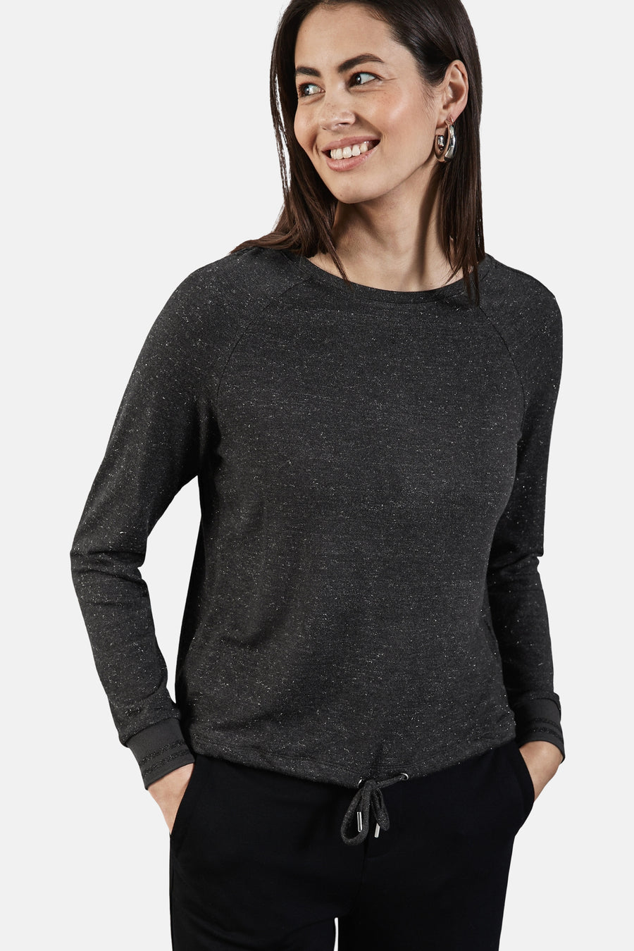 Grijze T-shirt met lange mouwen van Street One, met glinsterende details en een trekkoord in de taille.