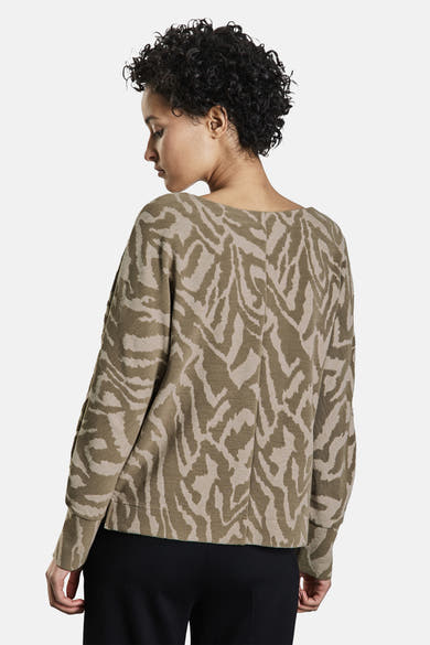 Beige T-shirt met lange mouwen van STREET ONE, met beige en taupe abstract patroon, gedragen met een zwarte broek.