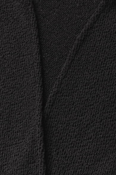 Gilet noir de Street One, texture tricotée visible en gros plan.