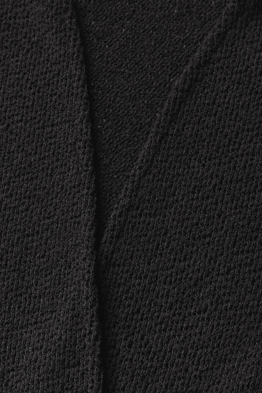 Gilet noir de Street One, texture tricotée visible en gros plan.