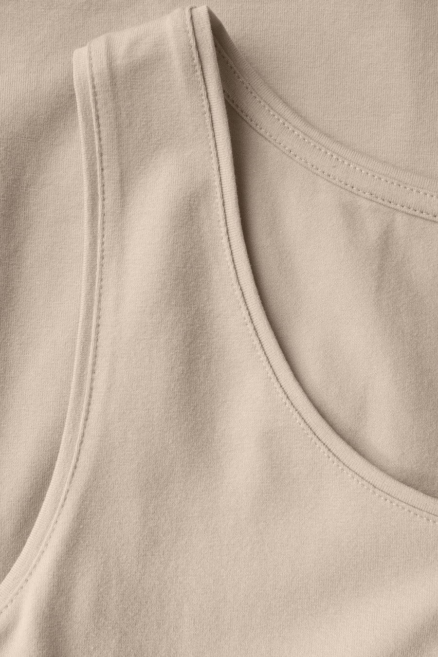 Beige hemdje van STREET ONE met een ronde hals en biesafwerking.