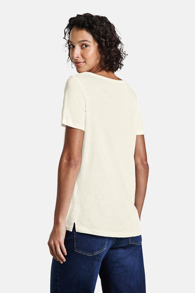 Débardeur blanc de STREET ONE, porté avec un jean bleu foncé, vue de dos.