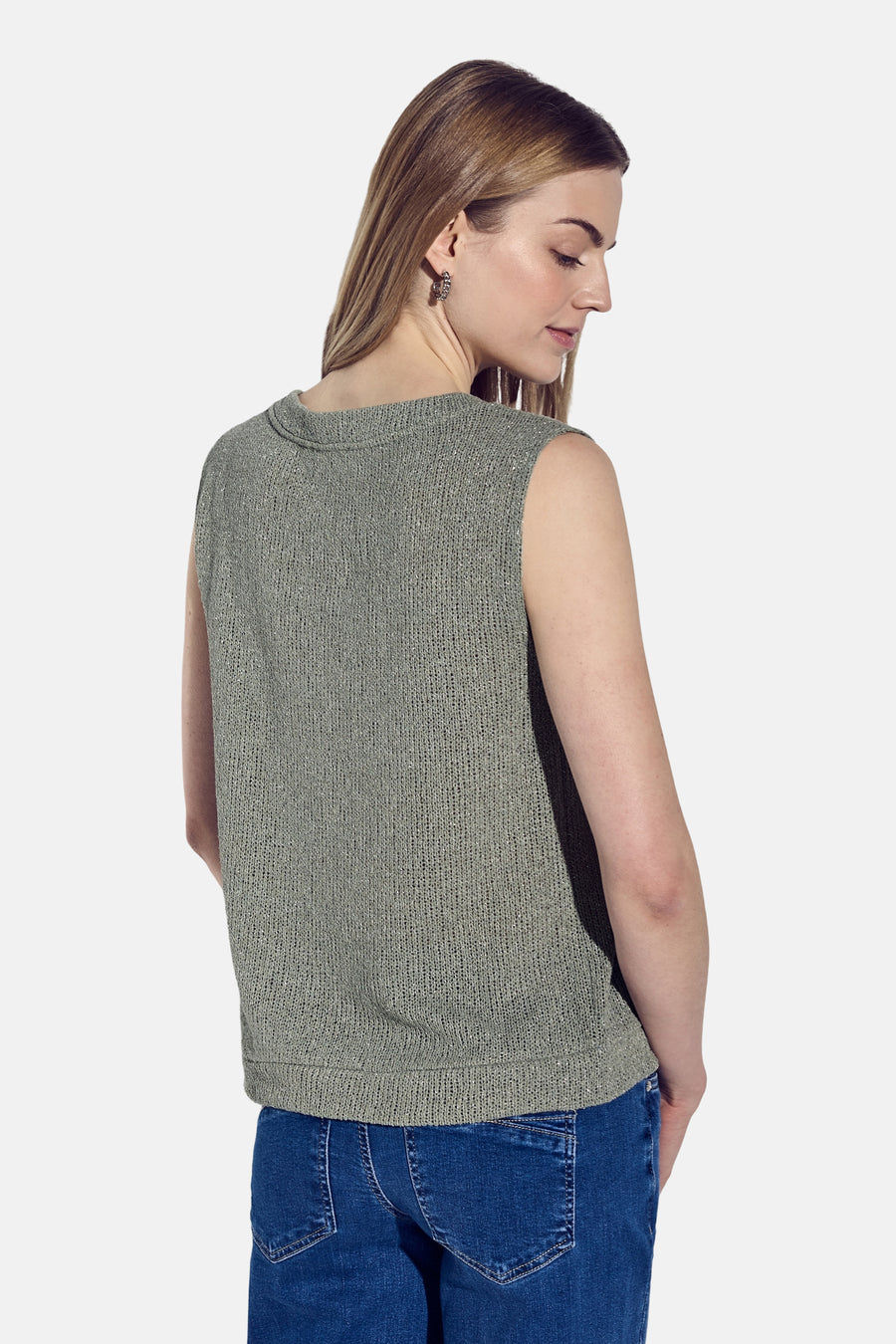 Groen mouwloos topje van Street One, gedragen met een blauwe jeans.
