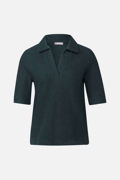 Polo vert en maille par STREET ONE avec un col classique et manches courtes.