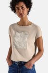 Beige T-shirt met korte mouwen van STREET ONE, met een decoratief patroon en gedragen met een spijkerbroek.