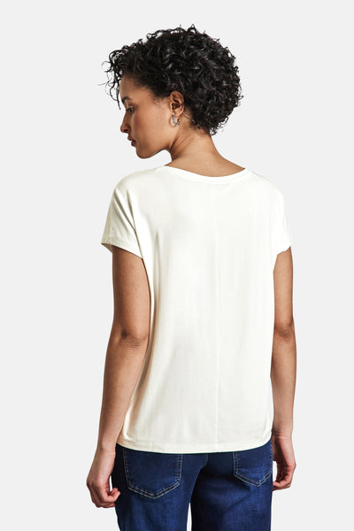 Top met korte mouwen wit van Street One, van achteren gezien, gedragen met een donkerblauwe jeans.