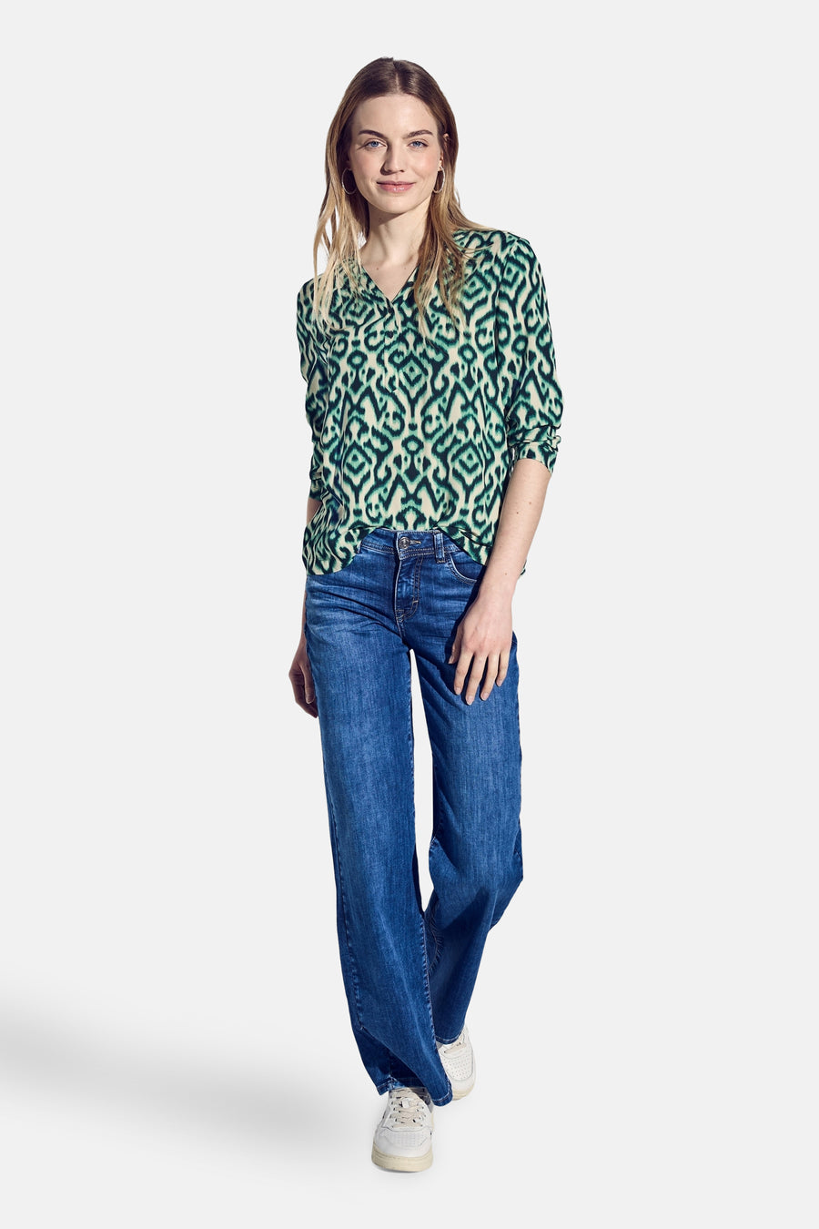Multikleuren blouse met lange mouwen van STREET ONE, met een groen grafisch patroon en geplooide details op de mouwen.