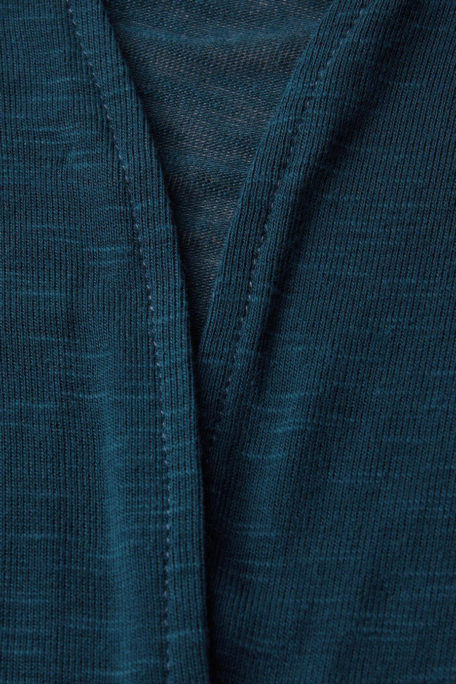 Marineblauwe vest van STREET ONE, geribbelde gebreide textuur en zichtbare naad.