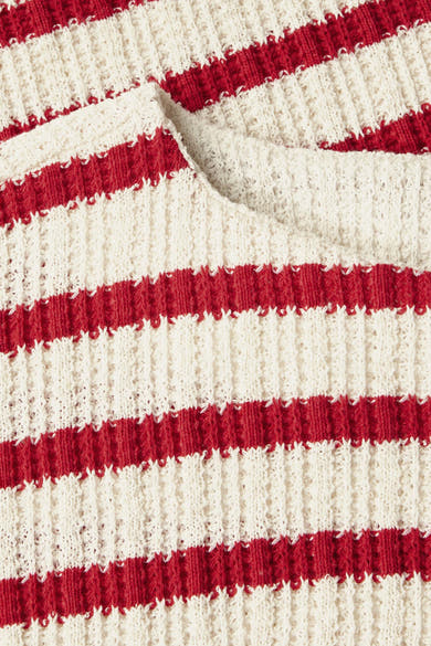 T-shirt rayé rouge et blanc de Street One, en maille ajourée texturée, avec encolure dégagée.