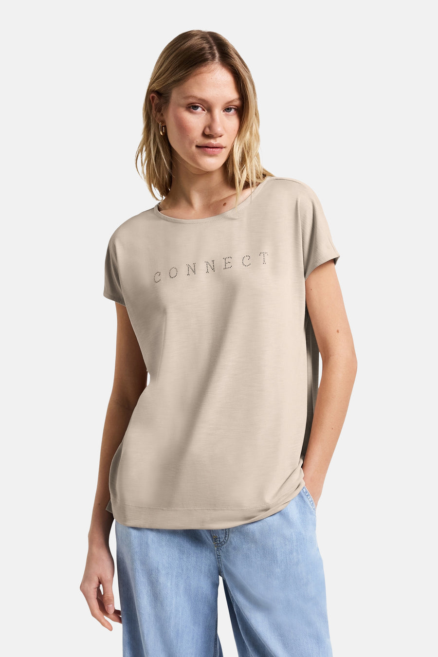 Top met korte mouwen beige van STREET ONE, van achteren gezien, gedragen met een blauwe broek.