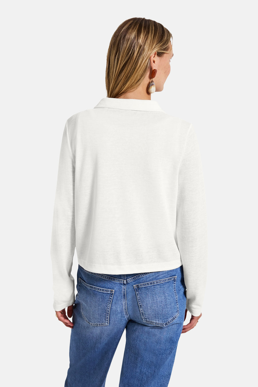 Chemisier écru à manches longues de STREET ONE, porté avec un jean taille haute.