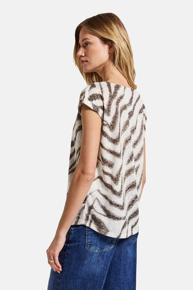 Multikleurig T-shirt met korte mouwen van Street One, zebraprint, gedragen met een blauwe spijkerbroek.