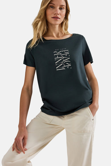 Groen T-shirt met korte mouwen van Street One met een verticale typografische print.