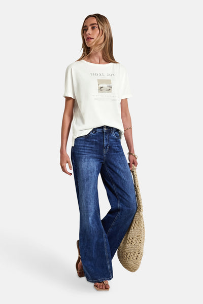 Ecru T-shirt met korte mouwen van Street One, met grafische print en gedragen met een wijde blauwe jeans.