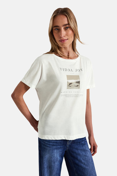 Ecru T-shirt met grafische print, van STREET ONE, gedragen met een donkerblauwe jeans.