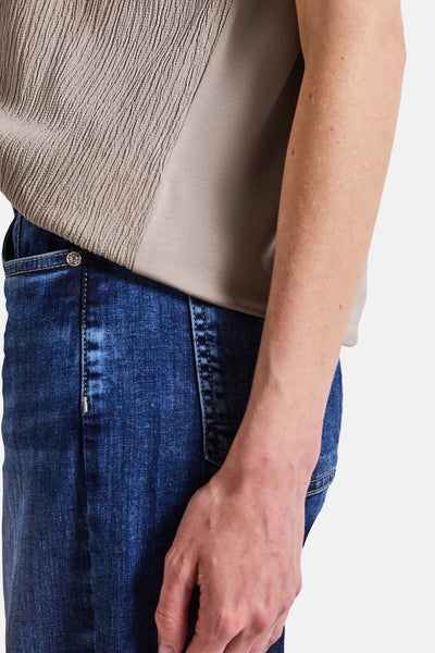Top uni manches courtes beige de Street One, avec un tissu texturé sur le côté.
