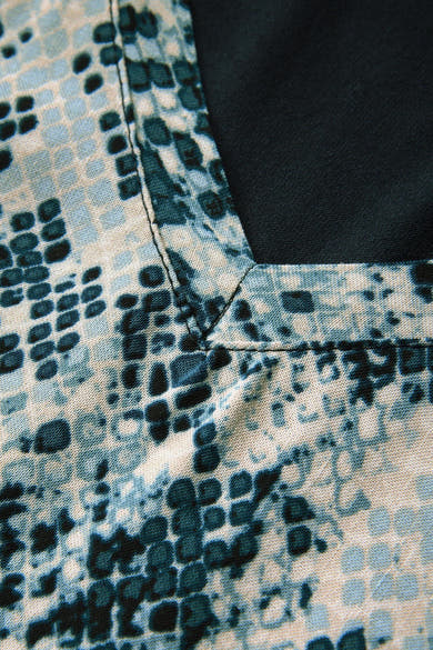 Multikleurig T-shirt met korte mouwen van Street One, met een origineel geometrisch patroon op een zachte textuur.