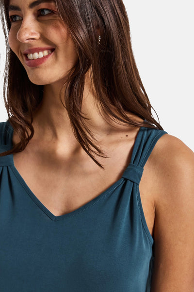 Blauwe tanktop van STREET ONE, met geknoopte bandjes en een V-hals.