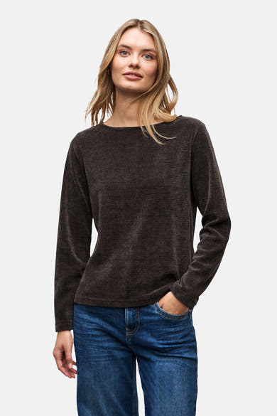 Top met lange mouwen bruin van STREET ONE, gedragen met een blauwe jeans.