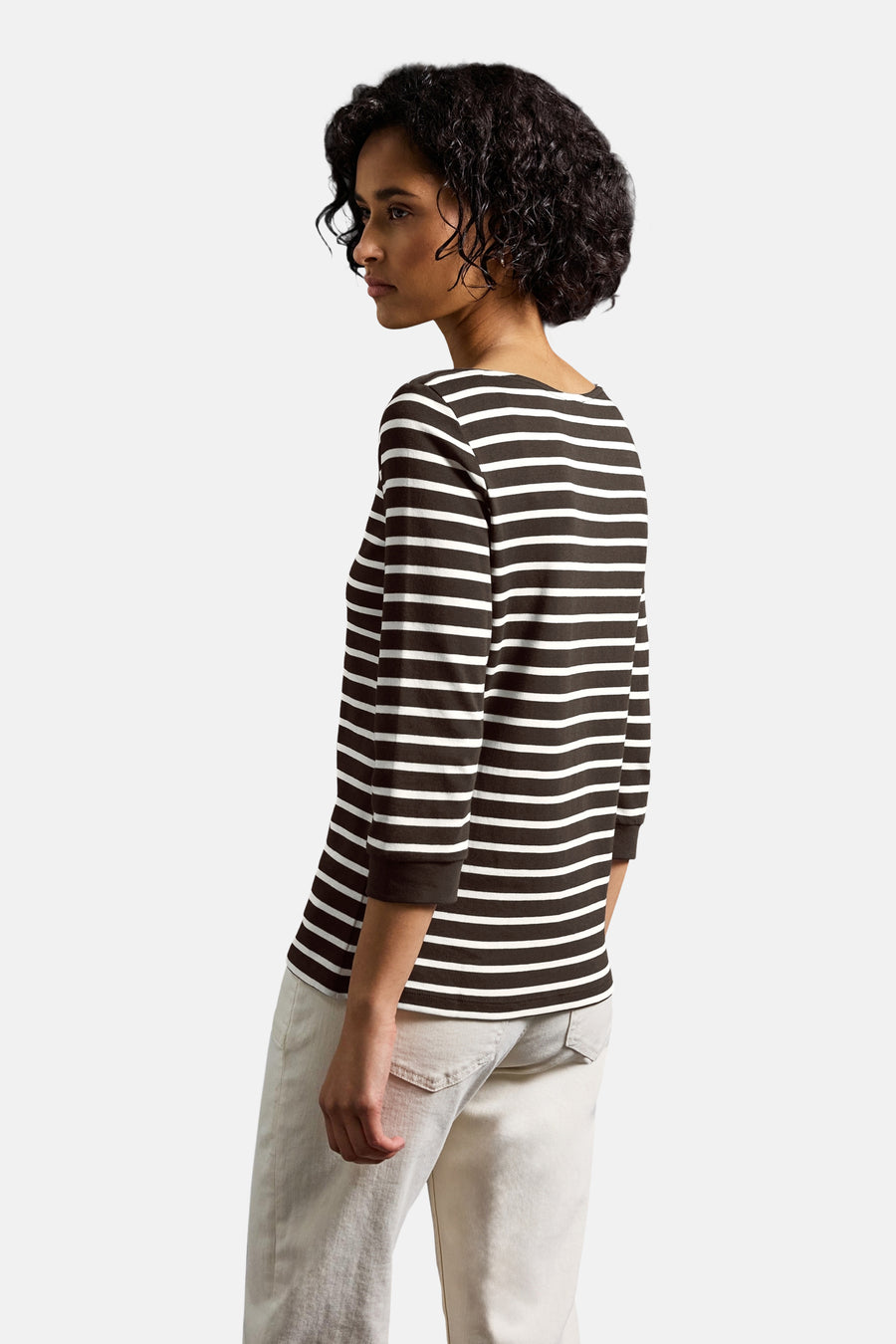 Gestreept T-shirt met driekwartmouwen van STREET ONE met een crèmekleurige broek.