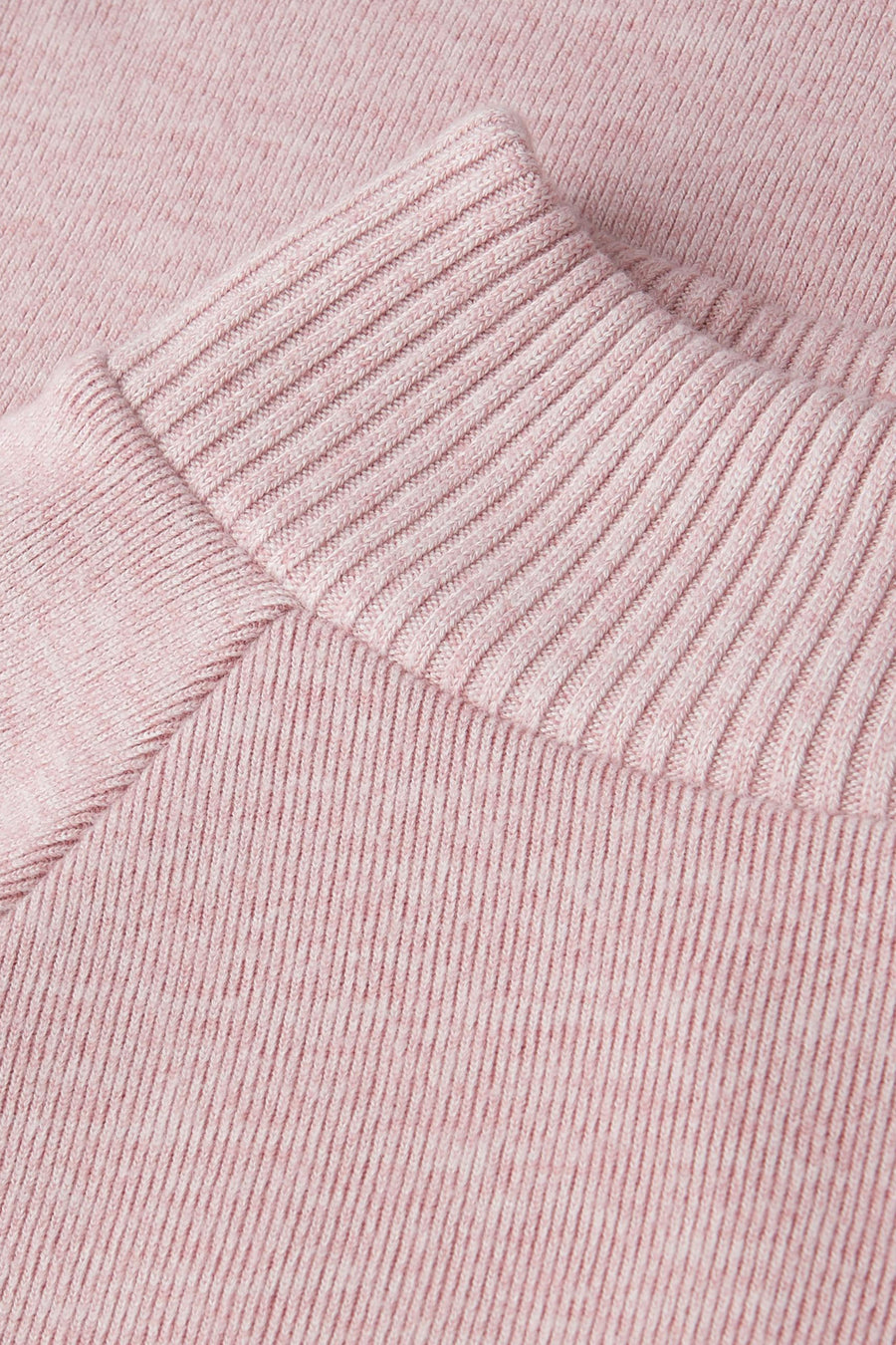 Roze coltrui van STREET ONE in ribgebreide stof, close-up.